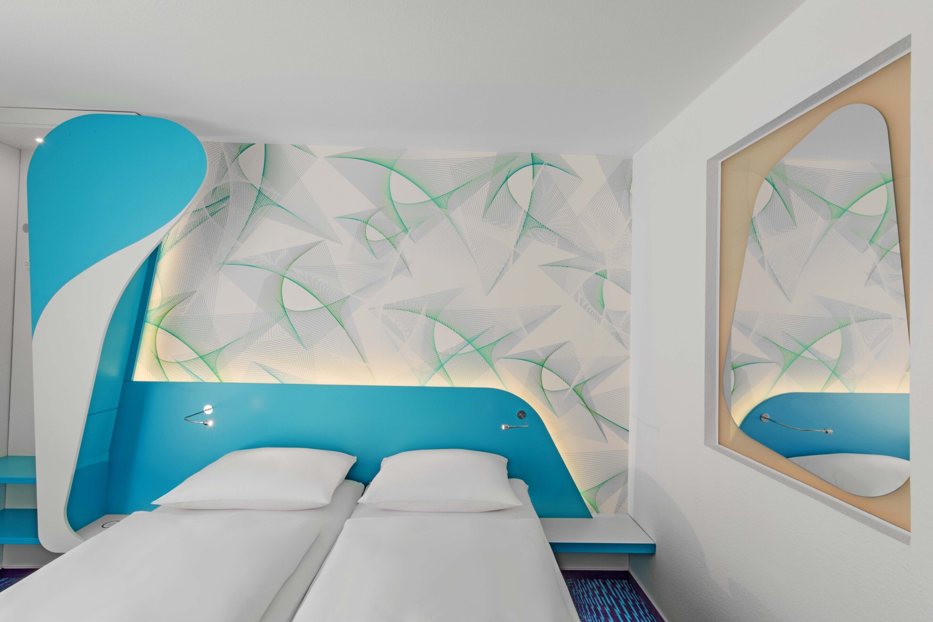 1 bedroom, hypo-allergenic bedding, desk, laptop workspace