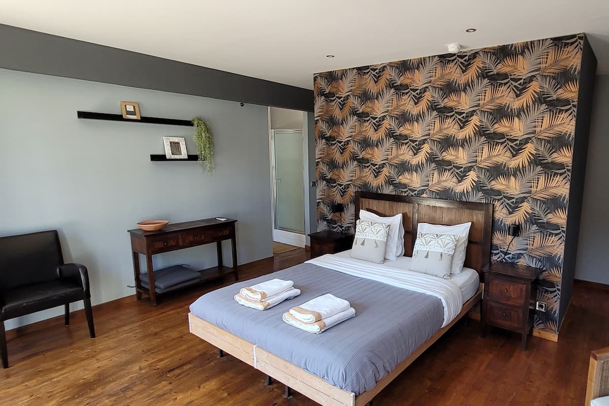 Literie de qualité supérieure, décoration personnalisée