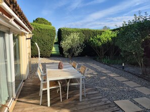 Deluxe Suite, Garden View | Terrace/patio - Villa Liberty (Entraigues-sur-la-Sorgue)