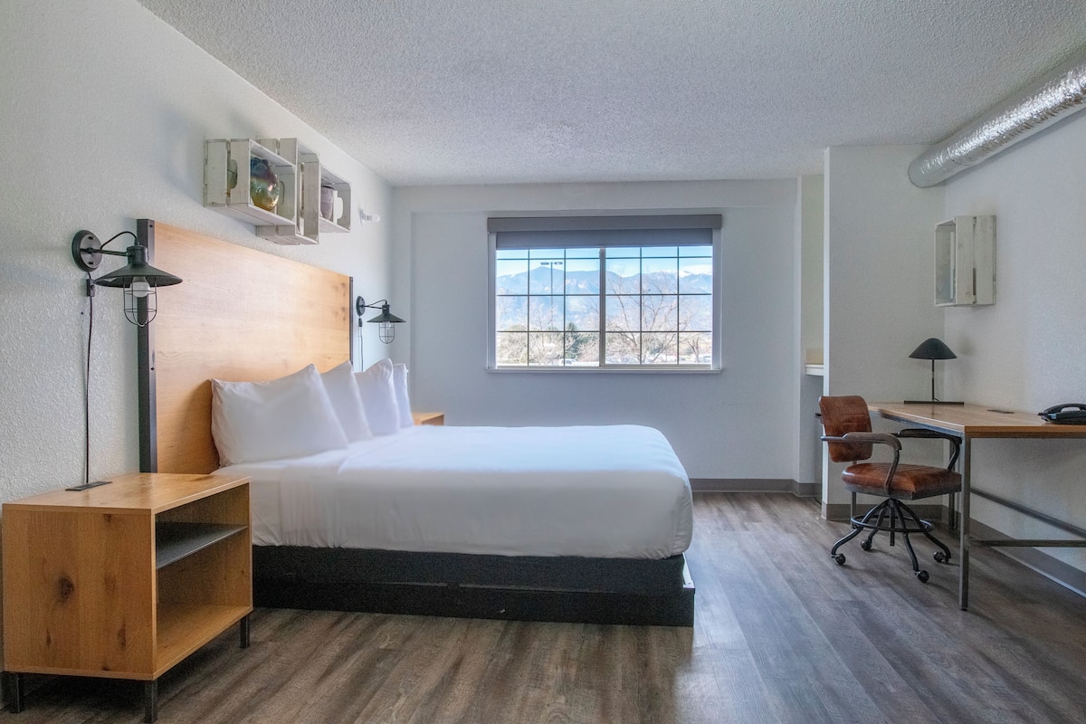 Suite, 2 Bedrooms, Non Smoking (Interior Entry) | Hypo-allergenic bedding available, memory foam beds, in-room safe, desk