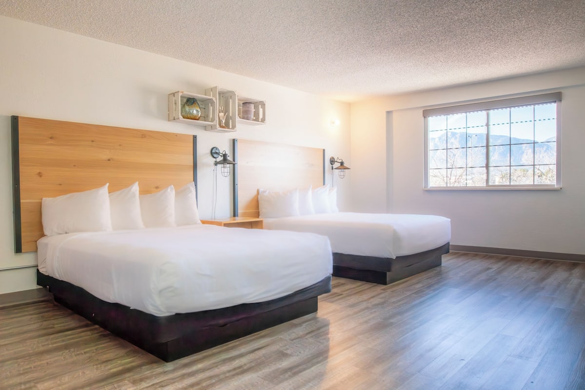 Deluxe Room, 2 Queen Beds, Non Smoking (Interior Entry) | Hypo-allergenic bedding available, memory foam beds, in-room safe, desk