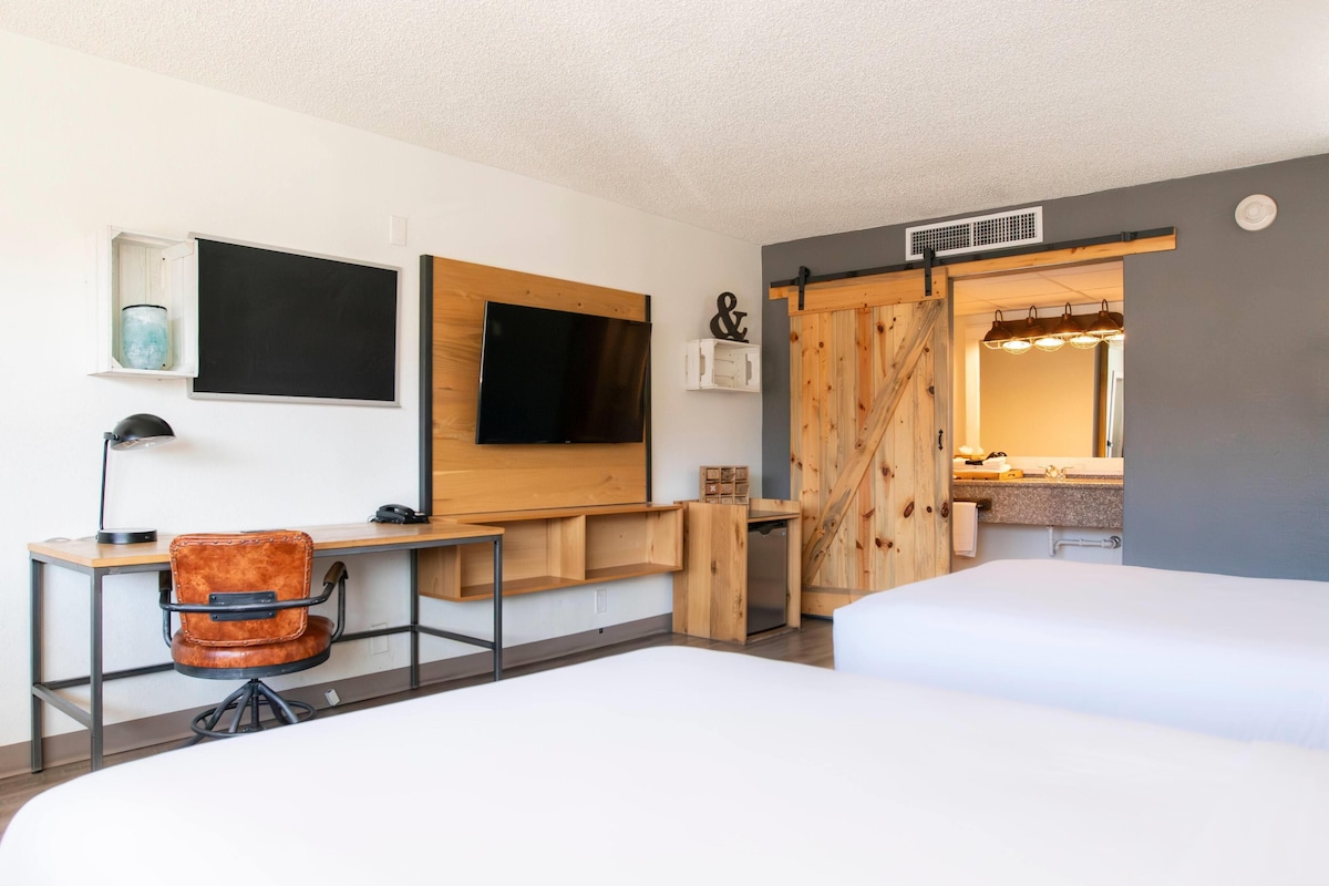 Chambre, 2 grands lits, non-fumeur, vue montagne (Exterior Entry)
