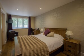 Chambre Double, salle de bains attenante