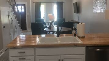 2 bedrooms, soundproofing, iron/ironing board, WiFi (free)