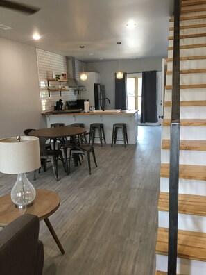 Downtown Executive Townhouse Monroe C, 2 Bedrooms | 2 bedrooms, soundproofing, iron/ironing board, free WiFi - The Hotel at Huntington Square (Jonesboro)