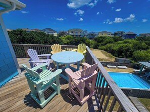 Outdoor dining - Elevator, 6 King MBR, private heated pool, pets OK (Corolla)