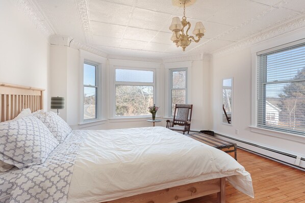 5 Schlafzimmer, Bügeleisen/Bügelbrett, WLAN, Bettwäsche