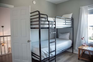 3 bedrooms, free WiFi, bed sheets