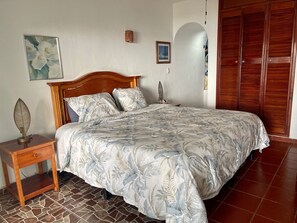 3 bedrooms, in-room safe, travel crib, free WiFi