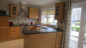 Kühlschrank, Ofen, Herdplatte, Geschirrspüler