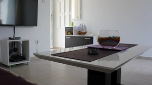 1 chambre, bureau, chambres insonorisées, fer et planche à repasser