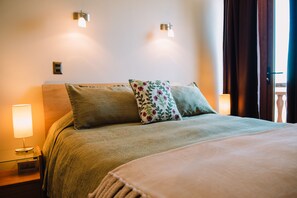 Doppia Standard, 1 letto queen | Una cassaforte in camera, Wi-Fi gratuito, lenzuola