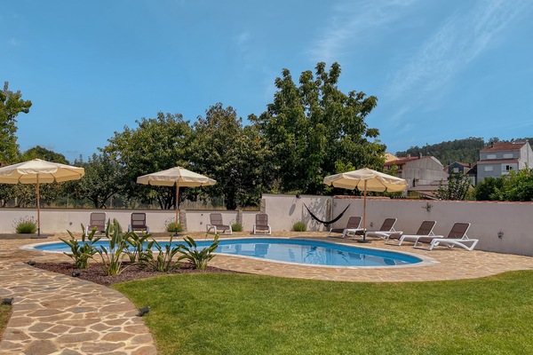 Piscina externa sazonal