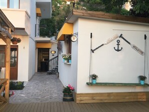 Entrée de l’hébergement