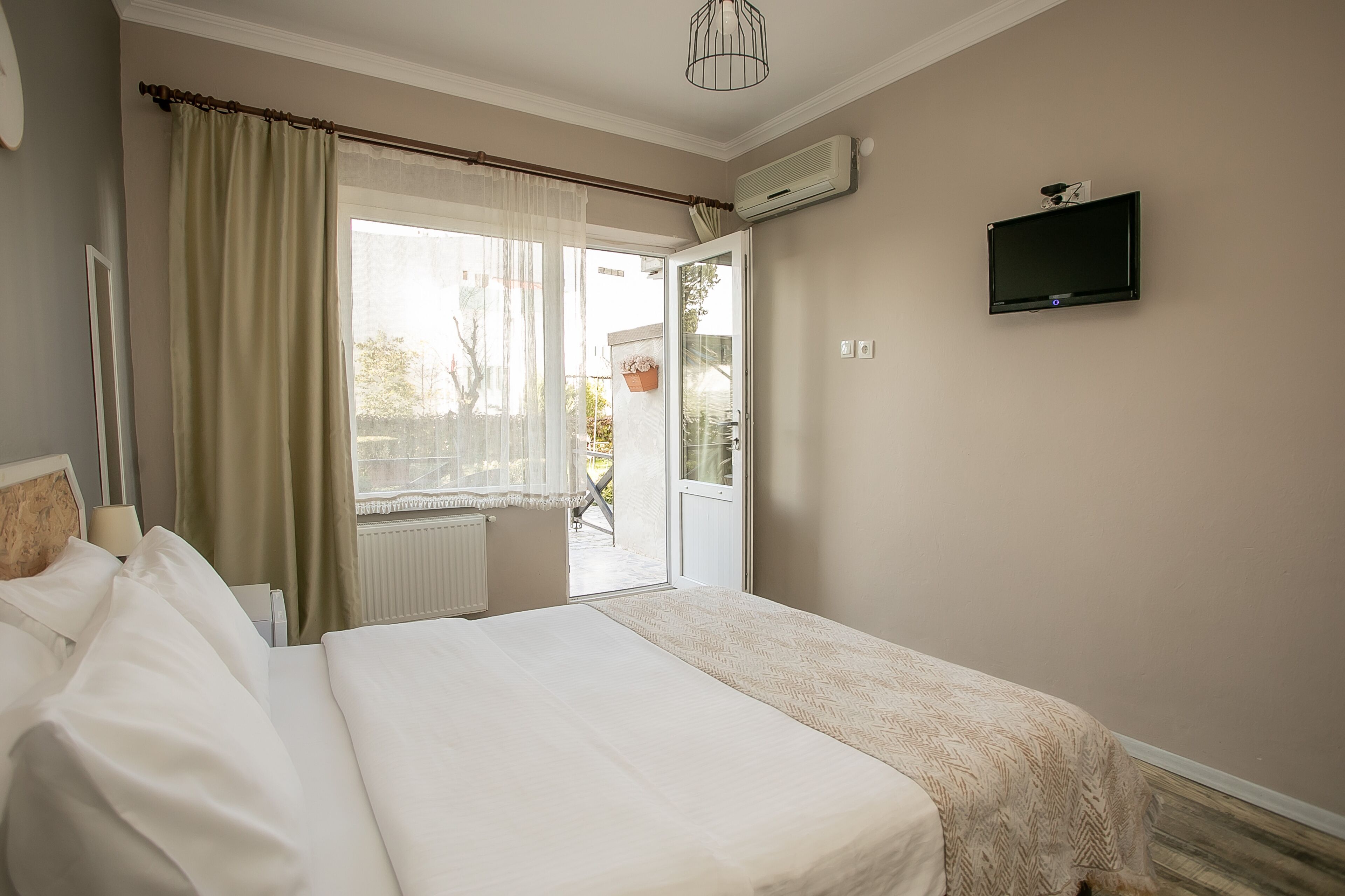 standard double room, garden view | 1 bedroom, free wifi, bed sheets