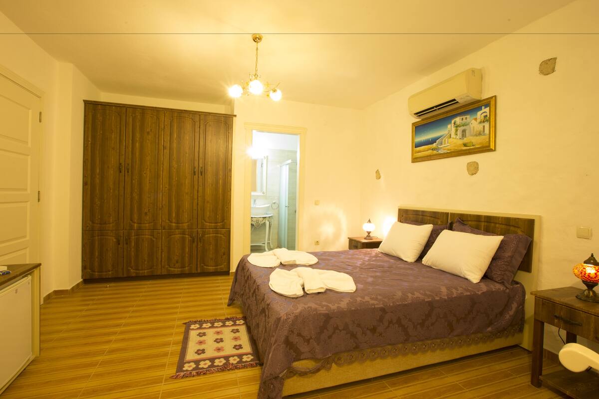 Deluxe Double Room | Premium bedding, minibar, in-room safe, desk