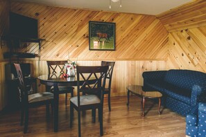 Two Bedroom Luxury | 1 bedroom, desk, soundproofing, iron/ironing board - Island Life Cottage (West Covehead)