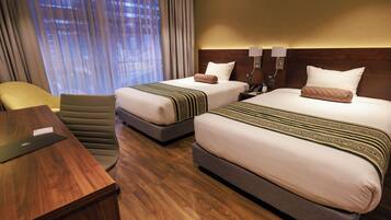 Minibar, in-room safe, desk, iron/ironing board