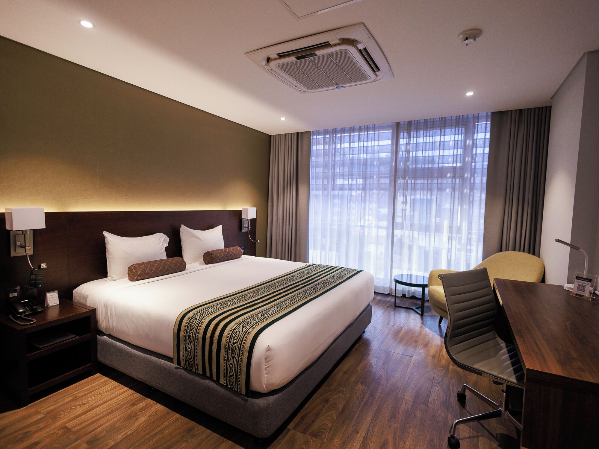 行政雙人房單人入住, 1 張標準雙人床 | 迷你吧、客房內保險箱、書桌、熨斗/熨衣板