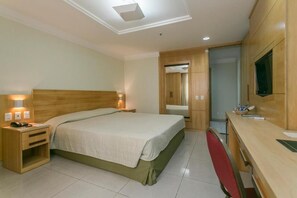 Deluxe Double Room | Soundproofing, bed sheets - Hotel Atlantico Tower (Rio de Janeiro)