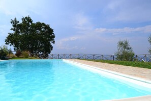 Seasonal outdoor pool - Agriturismo San Giovanni al Monte (Collazzone)