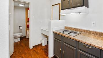 Premium Room, 2 Double Beds, Kitchenette | Private kitchenette | Microwave, coffee/tea maker