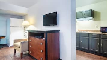 Premium Room, 2 Double Beds, Kitchenette | Room amenity