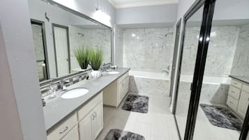 Executive House, 4 Bedrooms | 2 bedrooms, iron/ironing board, free WiFi