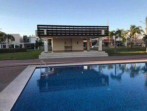 Outdoor pool, sun loungers