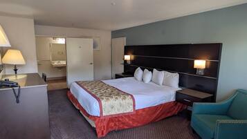 Room, 1 King Bed, Mobility Accessible, Non Smoking (Hearing, Tub w Grab Bars)