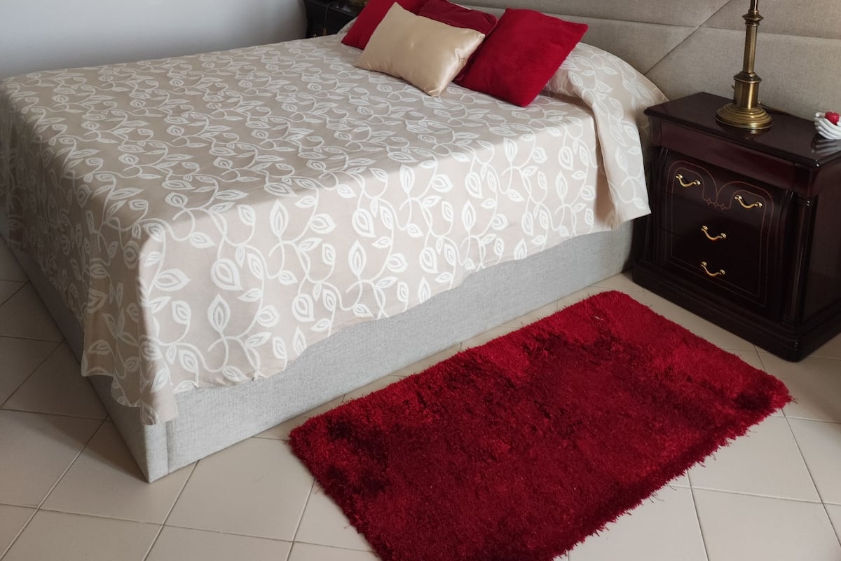 Apartment, 2 Bedrooms, Patio | 2 bilik tidur, peralatan tempat tidur premium, bar mini