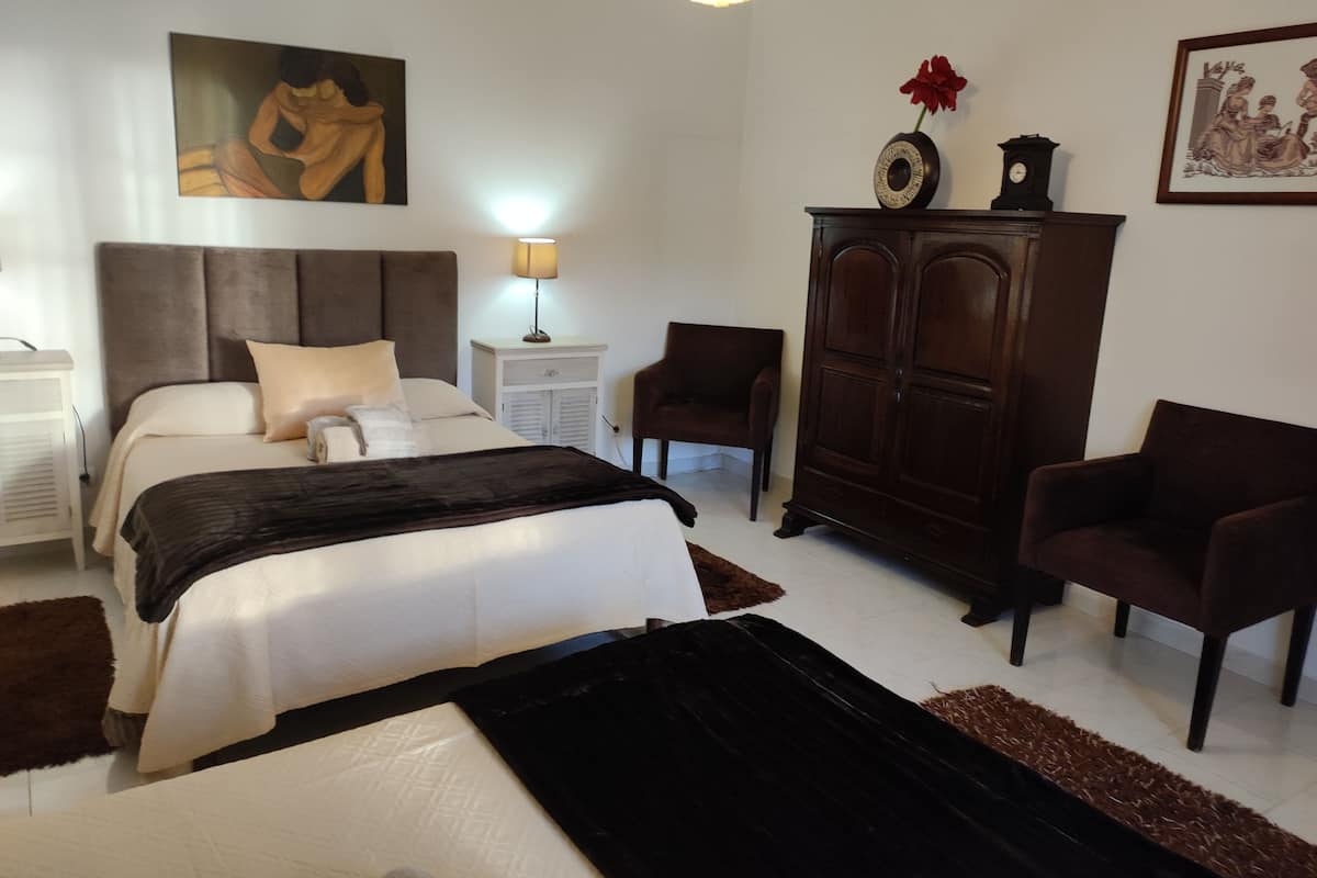 Apartment, 2 Bedrooms, Terrace, Ocean View | 2 bilik tidur, peralatan tempat tidur premium, bar mini