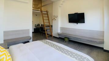 Standard Room | 1 bedroom, premium bedding, down comforters, desk