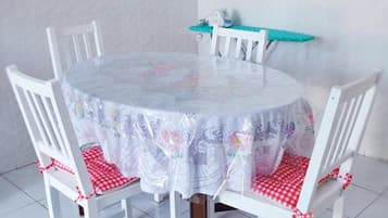 3-Bedroom House | In-room dining