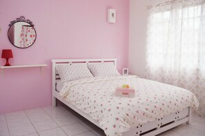 House, 3 Bedrooms | 3 bilik tidur, meja, seterika/papan seterika, Wi-fi percuma