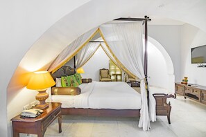 Habitación tradicional | Ropa de cama de alta calidad, camas extra y internet por cable gratis