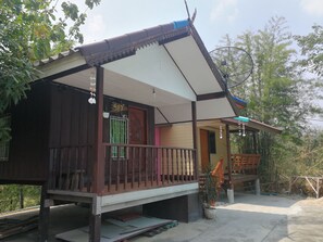 Property grounds - Bung Lung Resort (Phatthana Nikhom)