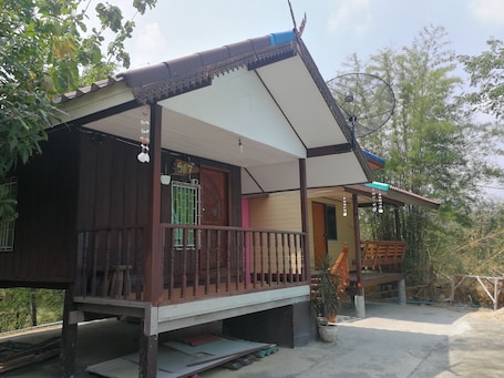 Property grounds. Bung Lung Resort