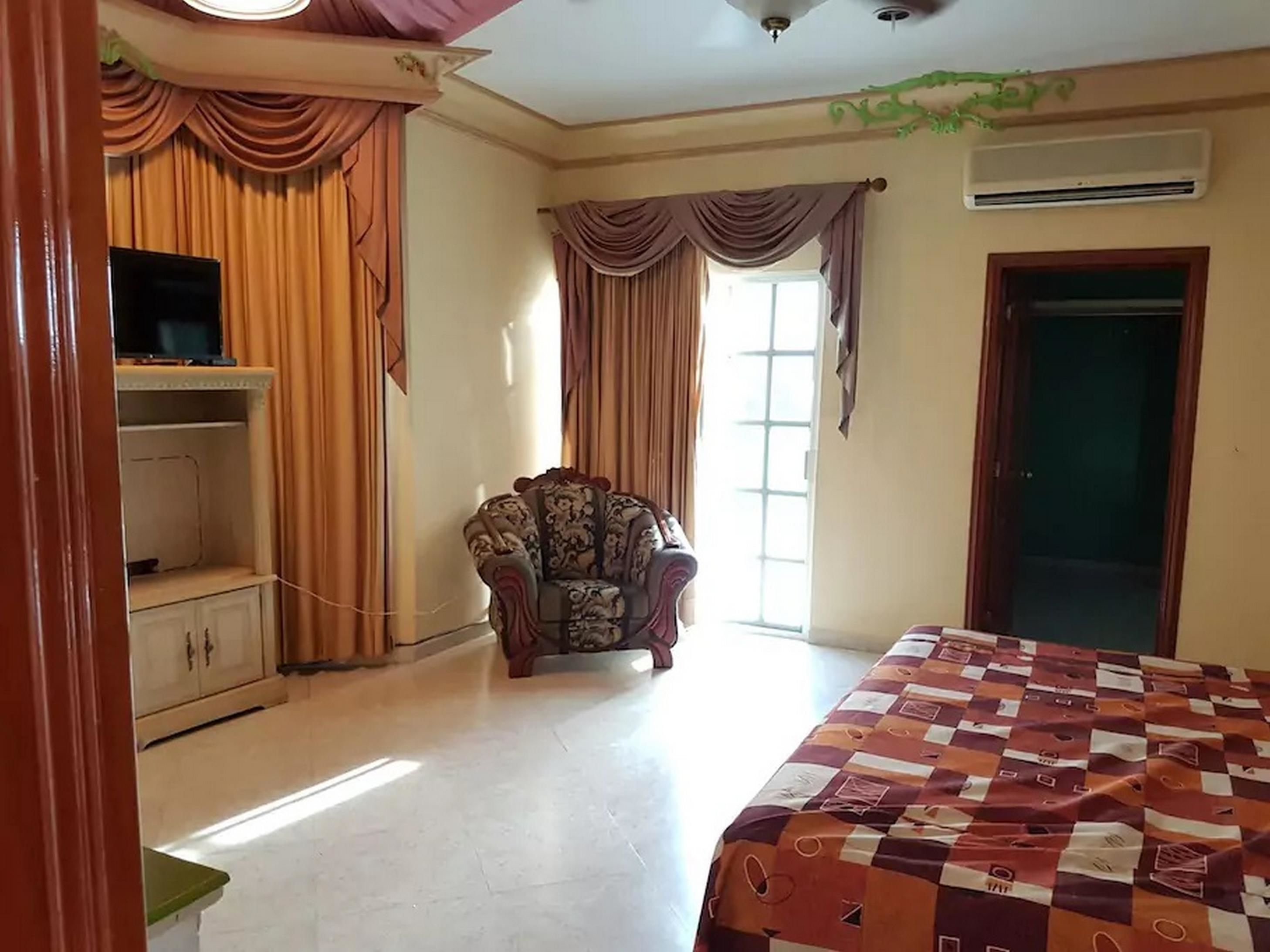 Family Townhome, 4 Bedrooms | 4 bedrooms, free WiFi