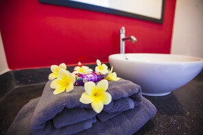 别墅, 3 间卧室 | 浴室服务设施 | 淋浴/盆浴组合、免费洗浴用品、毛巾