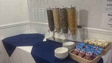 Free daily English breakfast