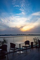 2 restaurantes, cocina internacional