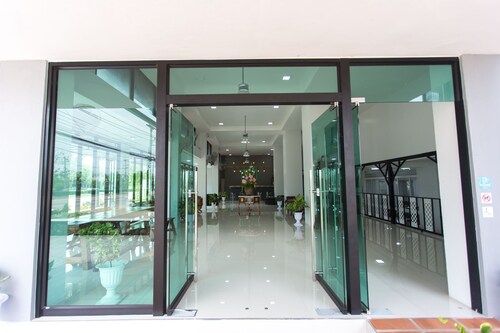 Iron Resort&Hotel