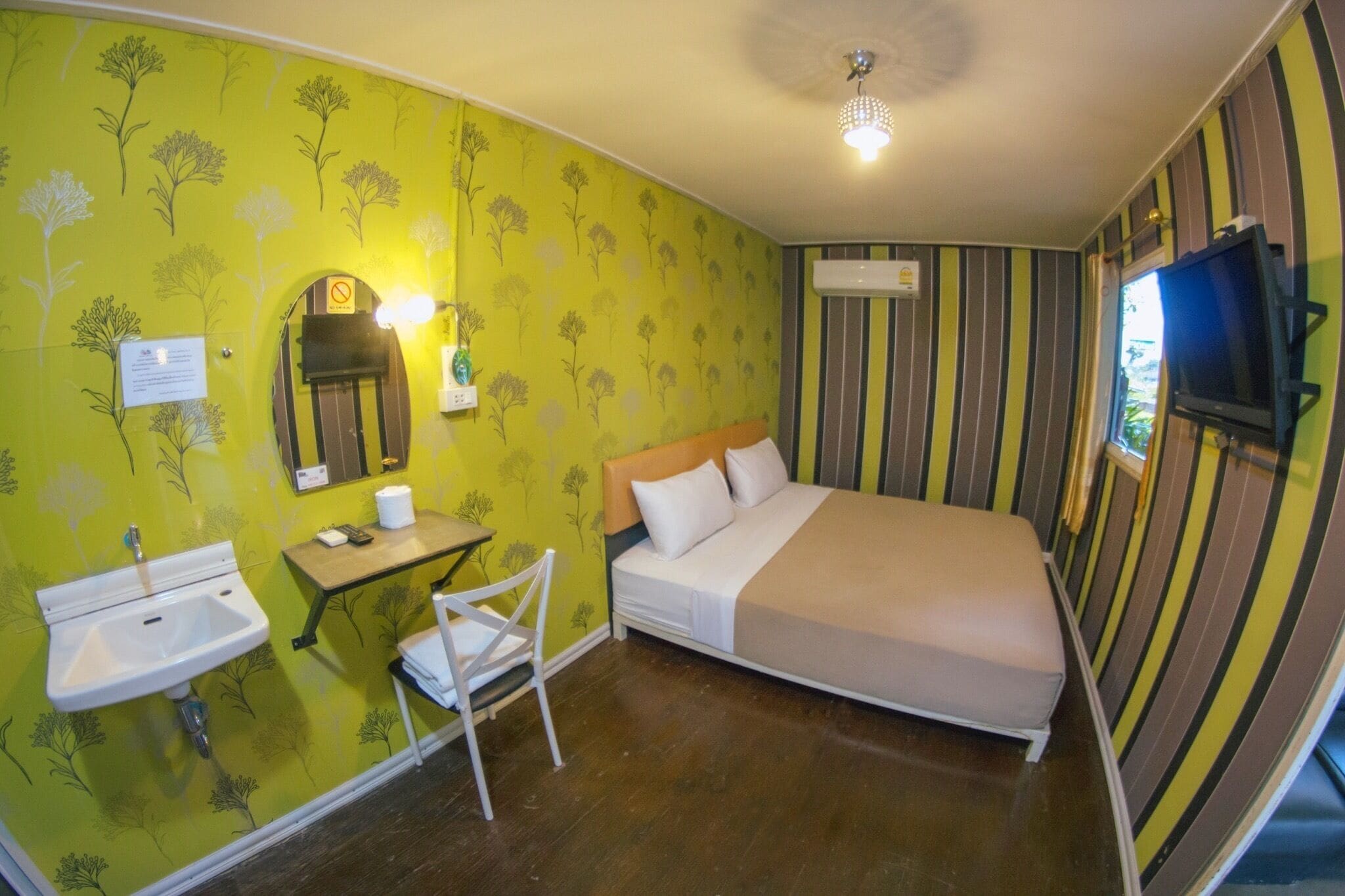 Container Room  | Blackout drapes, free WiFi