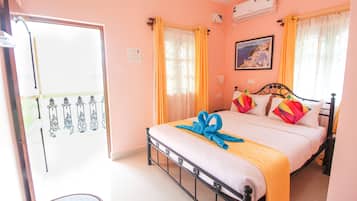 Front View with Balcony (Upper Floor with AC) | 1 phòng ngủ, minibar, két bảo mật tại phòng