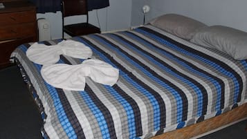Family Triple Room | Bed sheets
