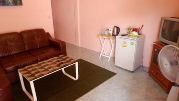 Televisi 24-inci dengan saluran TV satelit