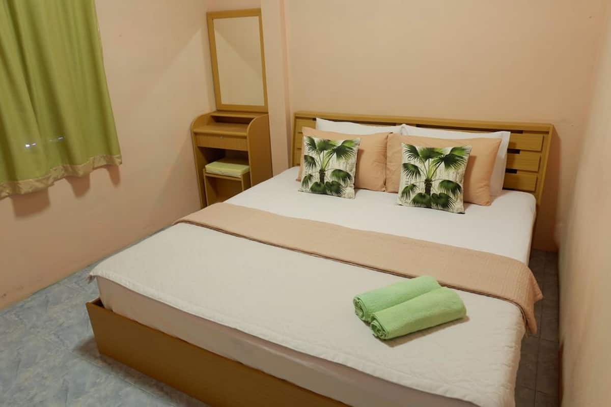 Standard Double Room | Minibar, blackout curtains, free WiFi, bed sheets