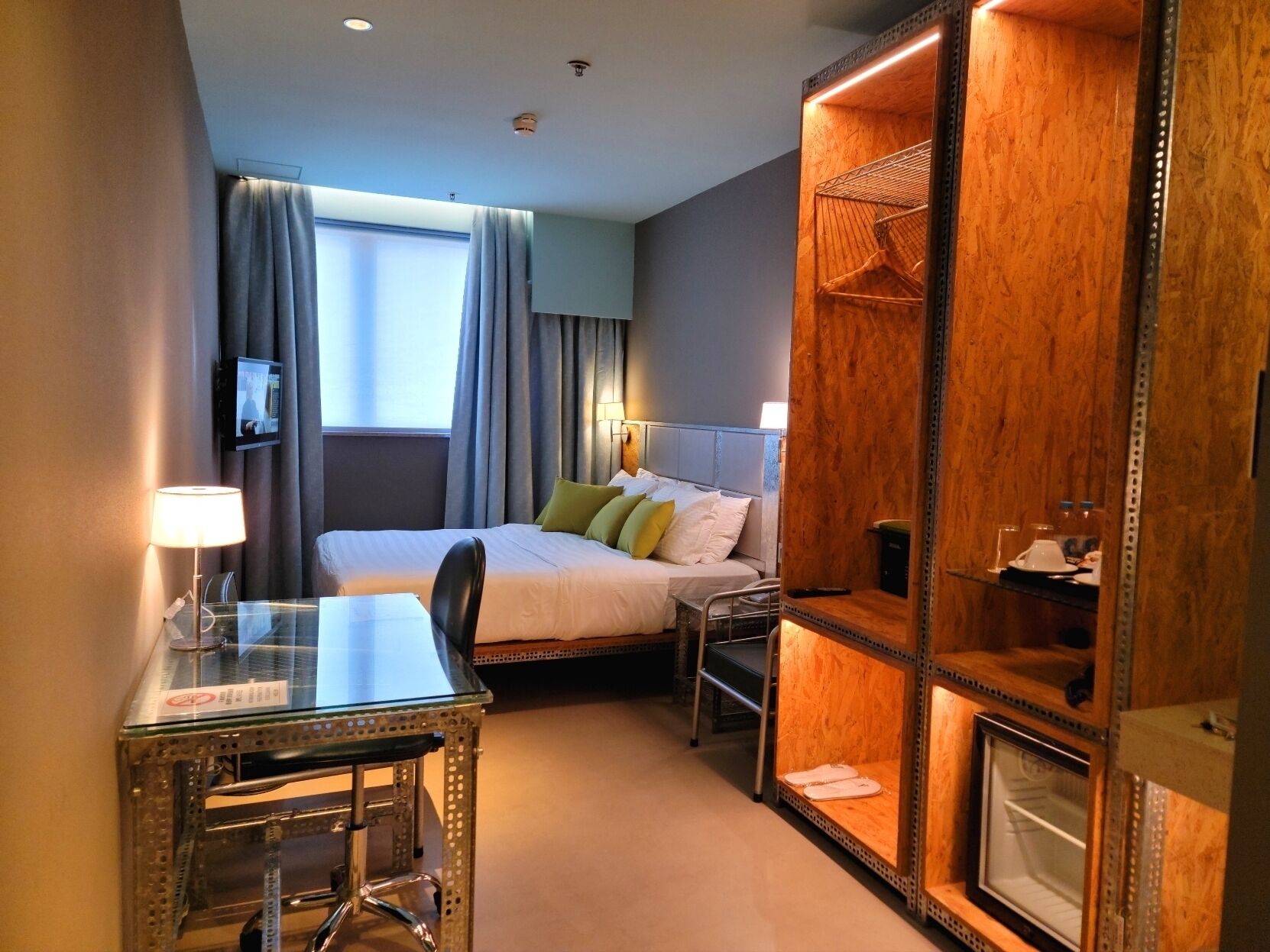 In-room safe, desk, laptop workspace, blackout drapes