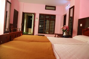 1 bedroom, in-room safe, desk, soundproofing - Gurukripa Heritage (Thrissur)